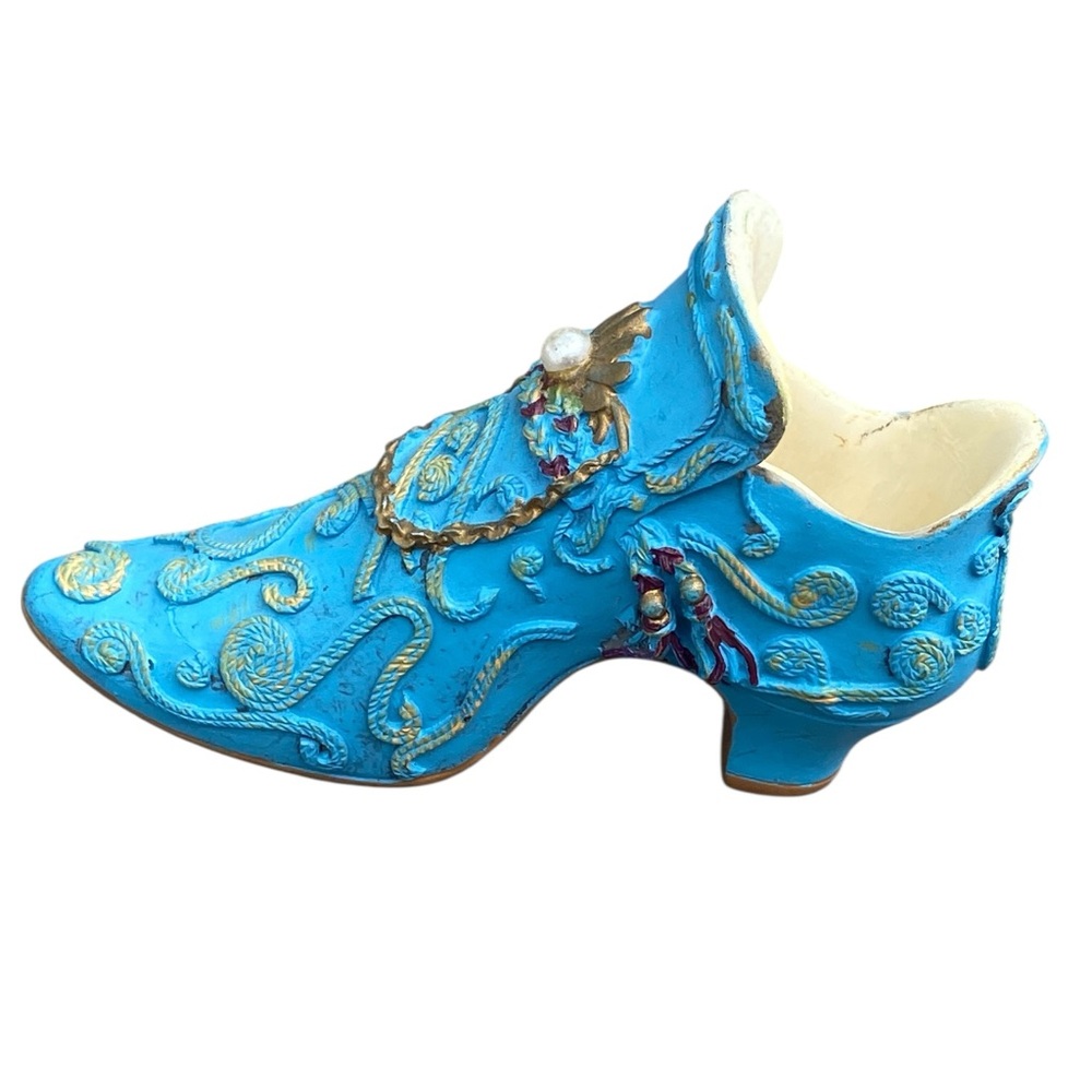 Just the Right Shoe" by Raine (Lorraine Vail), model "The Empress - Picture 3 of 11